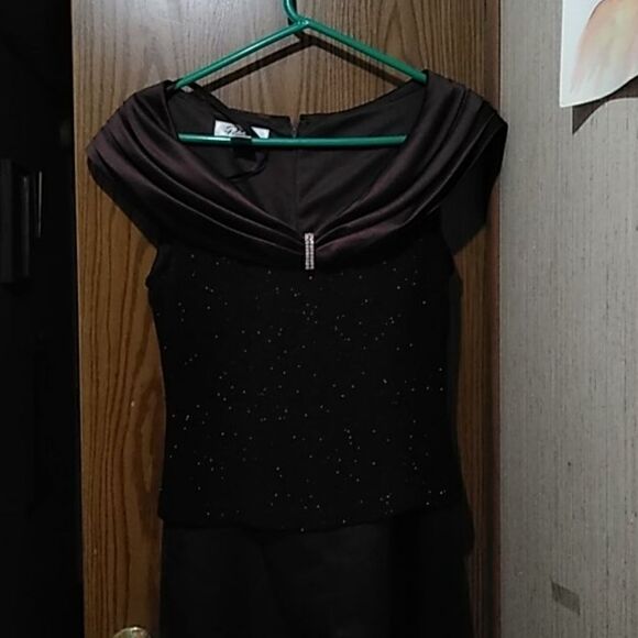 Formal or prom dress - Picture 5 of 6